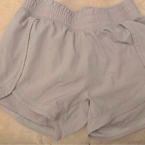 GAIAM Lavender/Grey Athletic Shorts Women’s Size XS 🏃♀️💜🩶